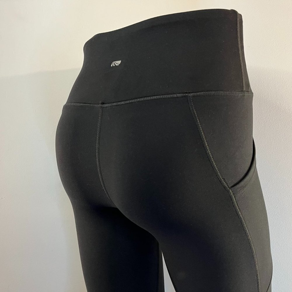 Marika Women's Black High Rise 22" Cropped Leggings - Size XS - NWT - Picture 3 of 5